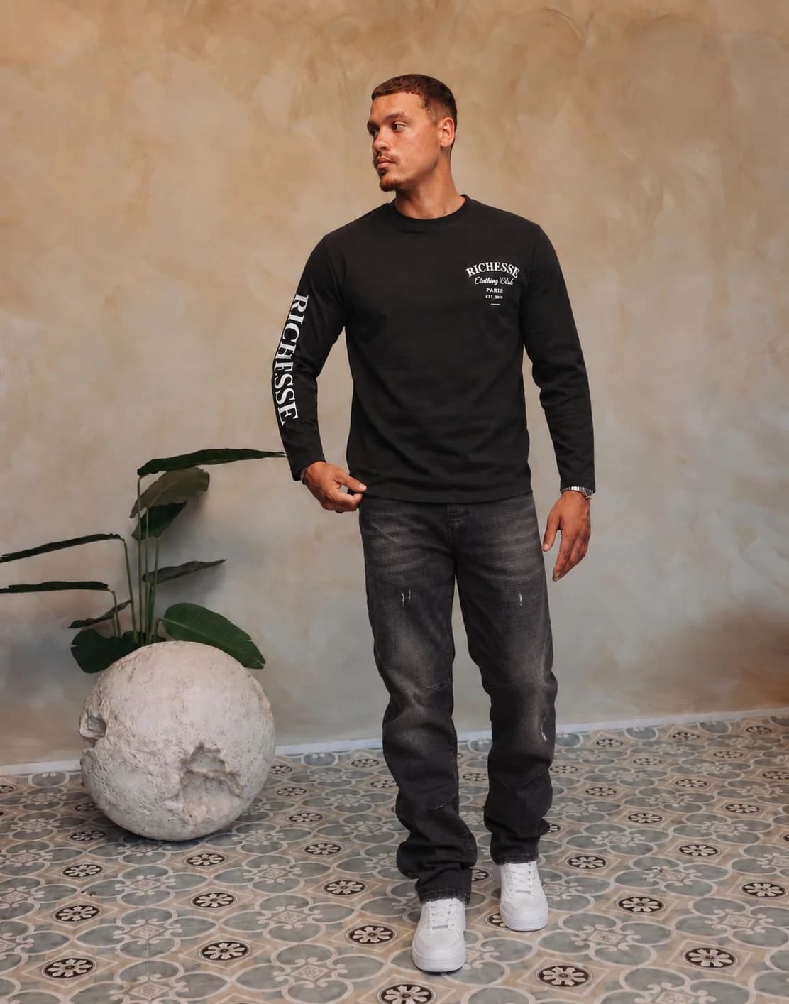Bullet Black Baggy Jeans met de Clothing Club Longsleeve Black White