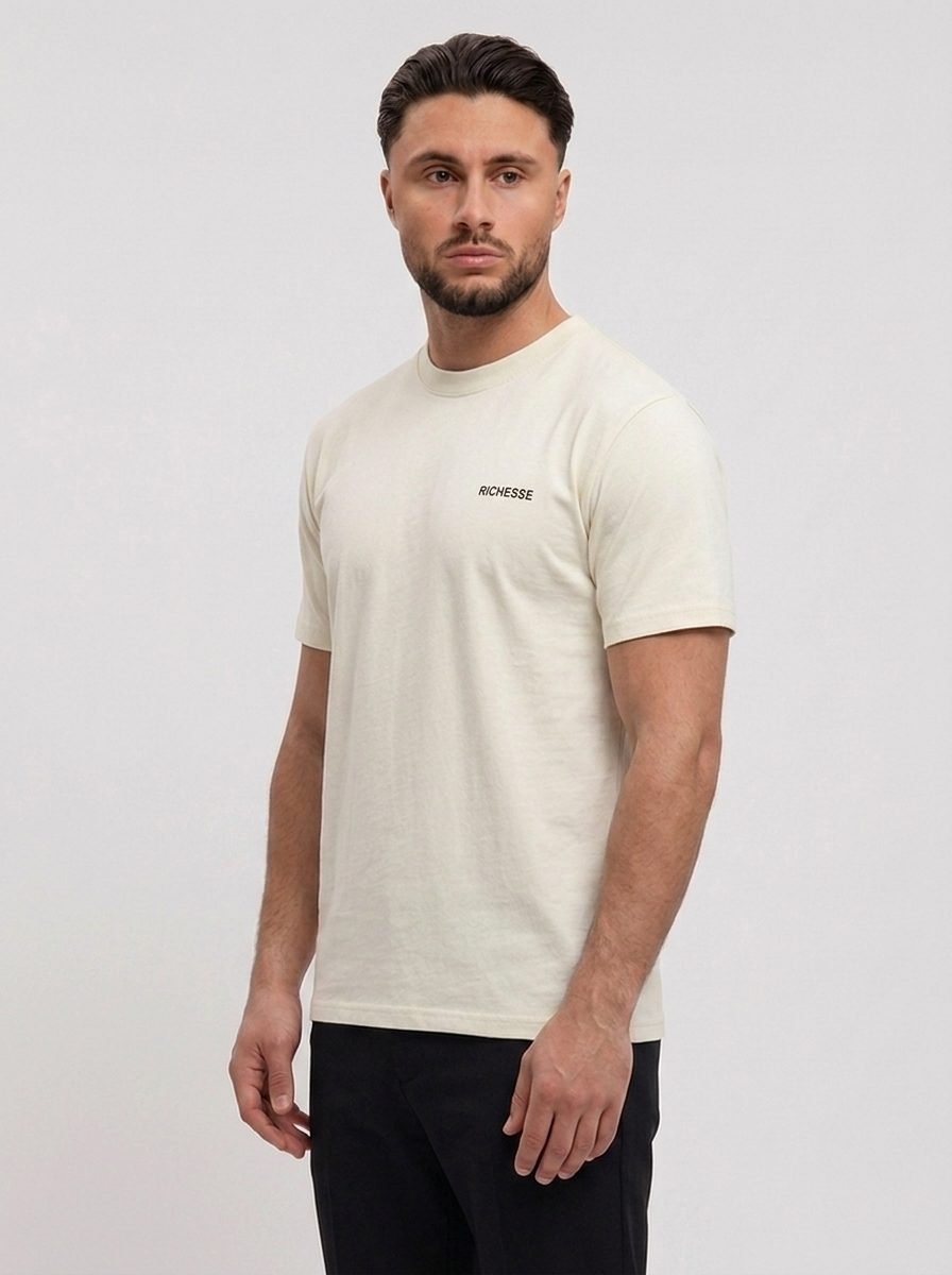 Logo T-Shirt Creme Regular Fit - zijkant studio