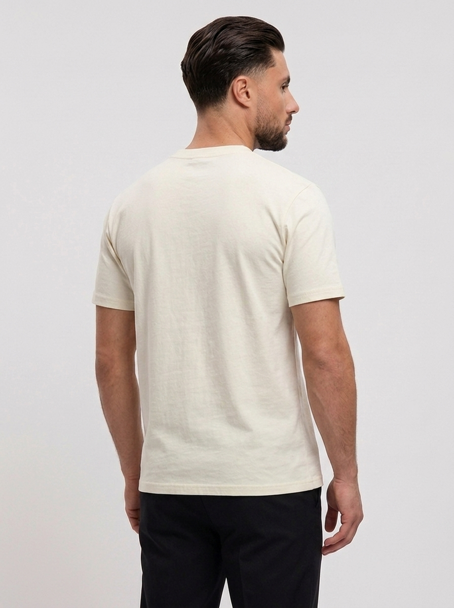 Logo T-Shirt Creme Regular Fit - achterkant studio