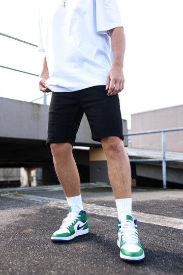 BOLD SHORT JEANS
