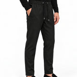 MONZA pants zwart – schuin zijkant op model